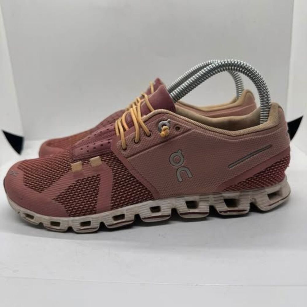 On Cloud Womens Size 7 pink Shoes sneakers running